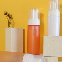 Flacon pompe en plastique PET rond à épaule en mousse ambrée de 100 ml, 120 ml, 150 ml, 200 ml en gros avec bouchon en mousse pour crème pour le visage