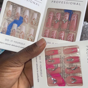 24 unids/set <span class=keywords><strong>bailarina</strong></span> francesa prensa corta en <span class=keywords><strong>uñas</strong></span> mariposa flores diseño usable <span class=keywords><strong>uñas</strong></span> postizas adhesivo cubierta completa Artificial - Product Image 1