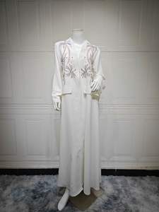 शरद ऋतु की लक्जरी कढ़ाई वाली महिलाओं के लिए मामूली पोशाक खुली बाया काफ्टन लुभावनी दुबाई शैली - Product Image 5