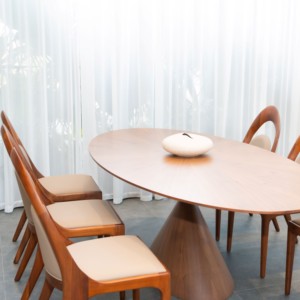 Ensemble de salle à manger élégant en bois massif naturel comprenant une table et des chaises pour maison moderne, restaurant, hôtel PISANO - Product Image 3