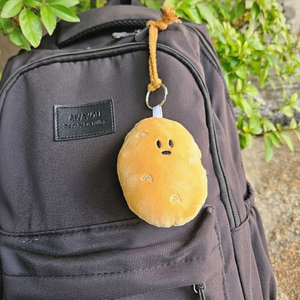 B carino brutto patata peluche portachiavi accessorio unico e divertente per le tue chiavi - Product Image 1