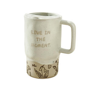 Mug en céramique Dukalove 450 ml avec poignée, design « Vivez dans le moment », pour la maison et les cadeaux - Product Image 5