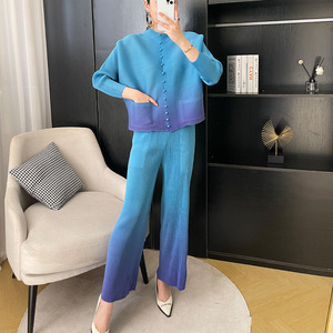 <span class=keywords><strong>Ensemble</strong></span> deux pièces plissé élégant pour femme : Haut boutonné et pantalon droit <span class=keywords><strong>ample</strong></span> grande taille – Prêt pour le printemps – Rose - Product Image 4