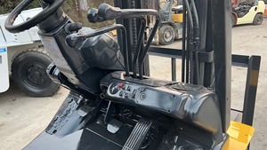Komatsu FD30 Used Diesel <b>Forklift</b> 4WD Rough Terrain Solid Tires 3-Ton Capacity Imported From Japan 2023 - Product Image 3