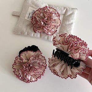 กิ๊บหนีบผมทรงดอกไม้ขนาดใหญ่สไตล์เกาหลีแบบใหม่สำหรับฤดูร้อน ขายส่ง กิ๊บหนีบผมทรงฉลามสำหรับเด็กผู้หญิง - Product Image 1