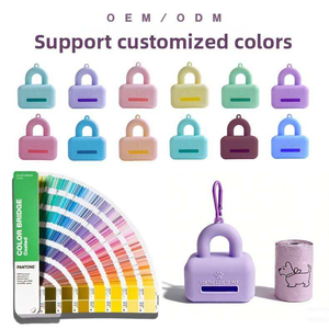 Distributeur de sacs à déjections canines carré en silicone, tons pastel, avec mousqueton et étiquette personnalisée, pour la promenade quotidienne - Product Image 2