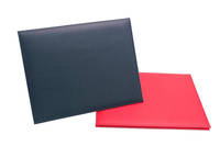 Titulaire de diplôme de couverture de certificat de graduation de diverses couleurs avec des coins de ruban