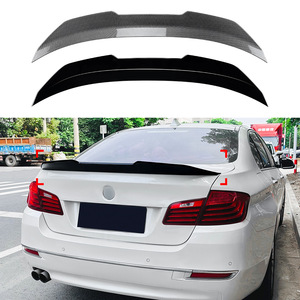 สปอยเลอร์หลัง BMW สีดำเงา ลายคาร์บอนไฟเบอร์ วัสดุ ABS สำหรับรถยนต์ซีรีส์ 5 รุ่น F10 ปี 2011-2017 รุ่น PSM - Product Image 1