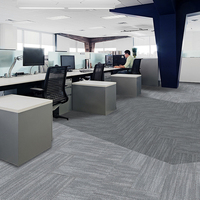 Moquette de bureau modulaire moderne, en PVC, carrée, avec coussin en PP, antidérapante, antibactérienne, en carreaux