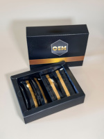 Boîtes en carton rigide de luxe OEM Golden Horse Choco Miel en acier, emballages Rhino VVIP, UV Le Cheval Noir