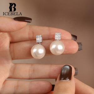 <span class=keywords><strong>Orecchini</strong></span> a Perno in Argento Sterling S925 di Lusso Leggero con Zirconi e Perle di Vetro Rosa per Donne - Product Image 4