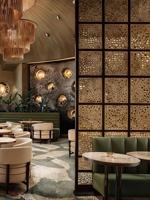 Mobilier de luxe pour hôtels et restaurants : Banquettes en cuir sur mesure et tables de restaurant pour projets hôteliers, salons, cafés et boutiques (surface de 500 m²)
