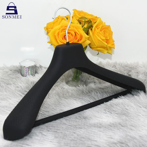 <span class=keywords><strong>Cintres</strong></span> enduits de caoutchouc de costume en <span class=keywords><strong>plastique</strong></span> de vêtement de grand manteau de luxe - Product Image 2