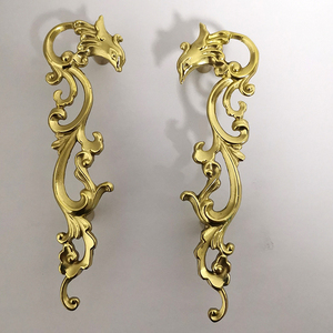Perlengkapan Furnitur Mewah Berkualitas Tinggi, Gagang Lemari & Laci Kuningan Solid Motif Phoenix untuk Hotel & Apartemen, Warna Emas - Product Image 1