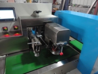Machine à emballer électrique automatique de flux pour l'emballage commercial de biscuits de gâteau de tasse de fruit