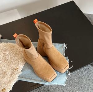 Botas cortas de suela gruesa con cremallera lateral y estampado de leopardo, estilo casual y europeo, botas de cuero a la moda para mujer. - Product Image 2