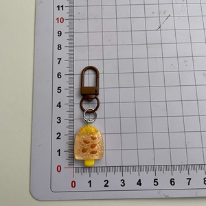 Porte-clés et breloque de sac en résine, design crème glacée aux fruits 3D et bâtonnet de glace, mignon et tendance, idéal comme cadeau - Product Image 2
