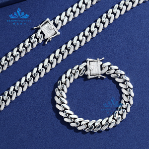 Vente <span class=keywords><strong>en</strong></span> gros tour <span class=keywords><strong>de</strong></span> <span class=keywords><strong>cou</strong></span> <span class=keywords><strong>en</strong></span> or 18 carats personnalisé chaîne à maillons cubains <span class=keywords><strong>en</strong></span> or 925 chaîne cubaine Miami <span class=keywords><strong>en</strong></span> <span class=keywords><strong>argent</strong></span> sterling chaîne cubaine Miami 20mm - Product Image 3