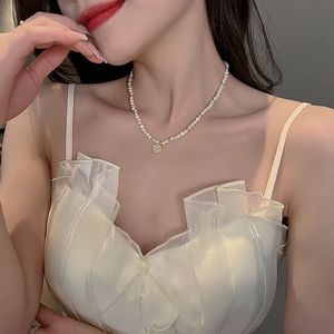 Collier pendentif en perles d'eau douce baroques, élégant et tendance, design simple pour femme - Product Image 2