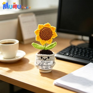 Pianta di Girasole all'Uncinetto Fatta a Mano in Lana Ecologica, Decorazione da Scrivania per Supporto Emotivo ed Energia Positiva, Regalo per Studenti - Product Image 6