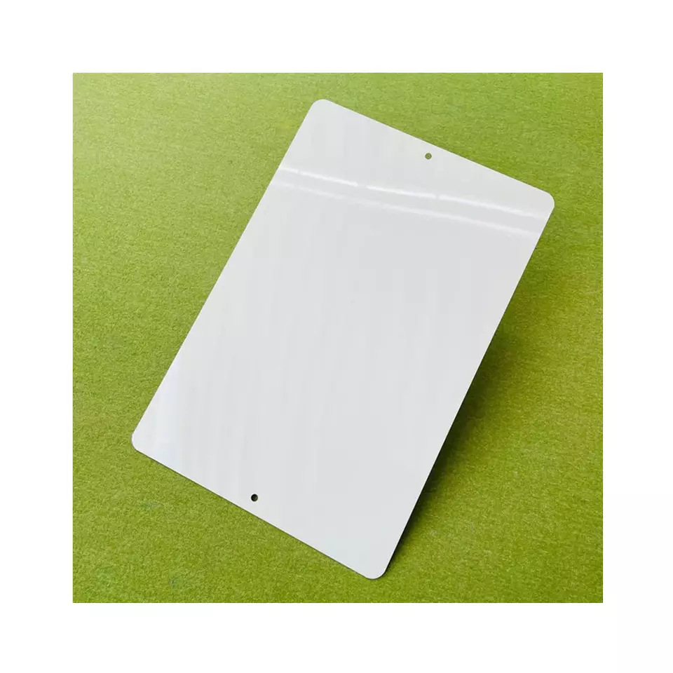Bianco lucido 8"x12"x0,65 mm con angoli arrotondati e 2 fori