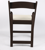 Chaise pliante Wimbledon en résine marron rembourrée avec finition bois pour hôtels, événements extérieurs et mariages (vente en gros)