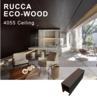 Plaques de plafond en composite WPC Rucca modernes, forme de bande de 40*55 mm, vente en gros, décoration de faux plafond pour hôtels, maisons, projets
