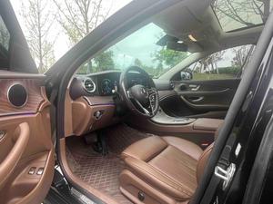 Auto Usado en Venta, <span class=keywords><strong>Mercedes</strong></span>-Benz <span class=keywords><strong>E</strong></span> 350 <span class=keywords><strong>E</strong></span> L 2022, Sedán de Lujo Híbrido Enchufable, Volante a la Izquierda, PHEV, 211hp, 120km EV, Excelente Estado - Product Image 3