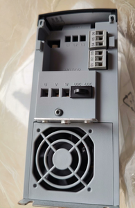Convertisseur de fréquence 131X6114 FC-111P1K5T4P20H4XXCXXXSXXXXAXBXCXXXXDX (P1K5) 1,5 KW / 2,0 HP, triphasé 380 - 480 VAC - Product Image 2