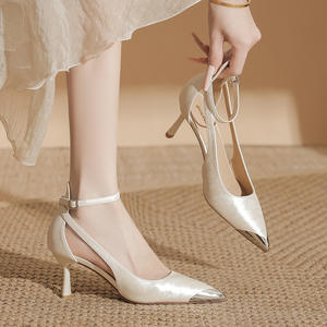 Escarpins mode pour femme en cuir véritable, style coréen, à bout pointu, talons aiguilles métalliques blancs de 7 cm, à enfiler, avec décoration en cristal - Product Image 1