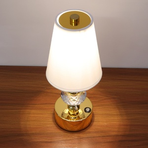 Lampe de table en cristal de luxe créative nordique pour chambre à coucher - Product Image 4