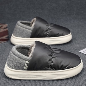 Chaussons d'intérieur en tricot avec doublure en peluche, semelle extérieure en EVA, bout rond, chaussures d'hiver confortables à enfiler pour hommes et femmes - Product Image 4