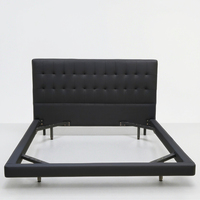 Cadre de lit flottant minimaliste en bois, taille King/Queen, avec tête de lit rembourrée noire
