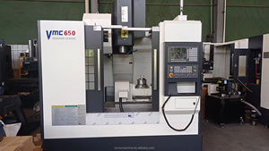 Centro di Lavorazione Verticale a 5 Assi VMC650 per Fresatura CNC di Metallo e Alluminio - Product Image 2