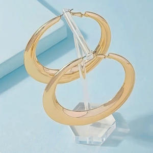 यूरोपीय अमेरिकी शैली महिलाओं की फैशन स्टड इयररिंग्स गर्म लड़की शैली अतिरंजित ज्यामितीय हूप पार सीमा पार डिजाइन तेंदुए कान - Product Image 4