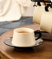 Ensemble tasse et soucoupe à café en céramique de style américain rétro, tasse à thé esthétique de haute qualité pour femmes, coffret cadeau avec logo personnalisé disponible