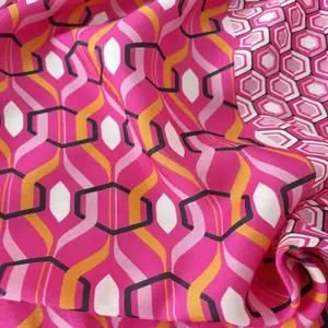 バービーの女の子の服の着物ドレスブラウスのための幾何学模様の最高品質のナチュラルピュアプリントシルクレヨン織り生地