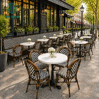 Ensemble de mobilier de café extérieur Ron Group : Bancs personnalisés, table ronde en pierre frittée, chaises empilables en rotin pour restaurant