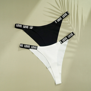 Slip <span class=keywords><strong>perizoma</strong></span> da donna <span class=keywords><strong>sexy</strong></span> a vita bassa, in maglia traspirante, <span class=keywords><strong>con</strong></span> logo in vita, ideali per tutti i giorni - Vendita all'ingrosso - Product Image 4