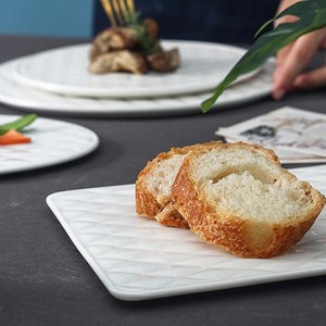 Assiette à gâteau rectangulaire en céramique à motif diamant créatif européen, adaptée aux sushis et à la cuisine occidentale - Product Image 6