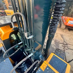 รถขุดไฮดรอลิกแบบตีนตะขาบ Hyundai 220LC-9S มือสอง สำหรับงานก่อสร้างคุณภาพสูงในเกาหลีใต้ - Product Image 5