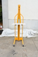 Positionneur de travail compact M200 : Système ergonomique de levage et de sécurité anti-chute