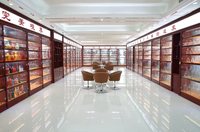Bouteilles diffuseurs de parfum pour voiture de 5,5 ml, forme carrée de luxe, transparentes, givrées, colorées, avec bouchon en bambou.