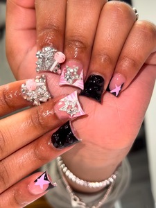 Ongles press-on Y2K en acrylique avec strass et breloques étoiles, style Baddie, pointe large, vente en gros, marque privée 2026 - Product Image 2