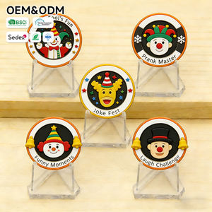 Moneda de desafío personalizada única con temática del Día de los Inocentes, con cúpula de resina epoxi, diseño de payaso redondo, relleno de esmalte brillante, para fiestas y broma festiva - Product Image 3