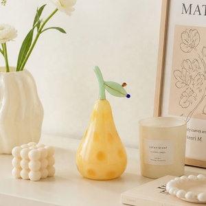 Statuetta di Pera in Vetro Soffiato a Mano, Giallo Crema con Pois, Decorazione da Tavolo, Scultura per Casa, Ornamento da Scrivania, Regalo di Nozze - Product Image 2