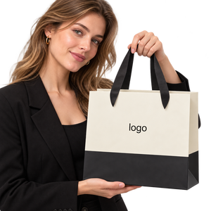 Sacs cadeaux en papier de luxe personnalisés avec logo, réutilisables, pour vêtements, vente en gros, prix d'usine, sacs de boutique - Product Image 1