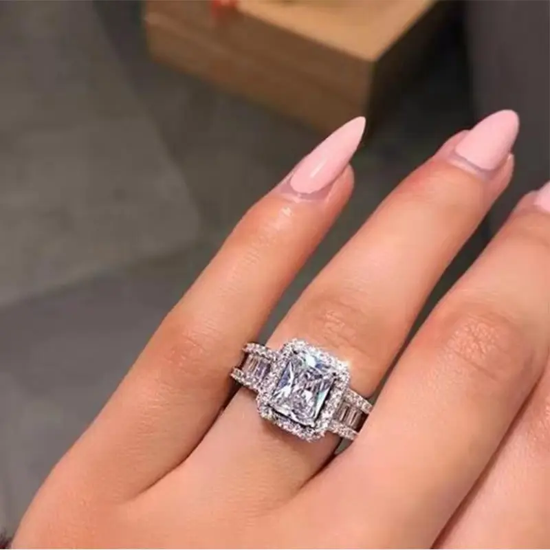 Produk Baru 2021 Perhiasan Kotak Putih Zirkon Batu Berlian Cincin Wanita Perhiasan Minimalis Mewah