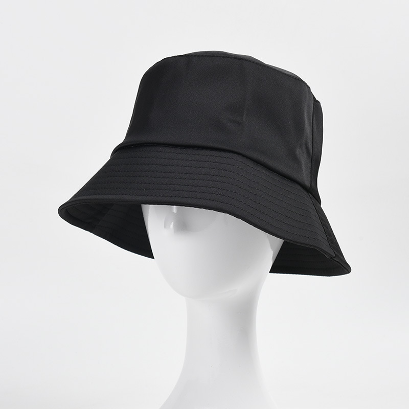 Bob Noir à Fleurs Blackskies - Unisexe | Protection Soleil | Style Urbain Décontracté