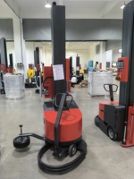 Machines d'emballage extensible autopropulsées pour palettes, pour la distribution en entrepôt et l'emballage d'exportation